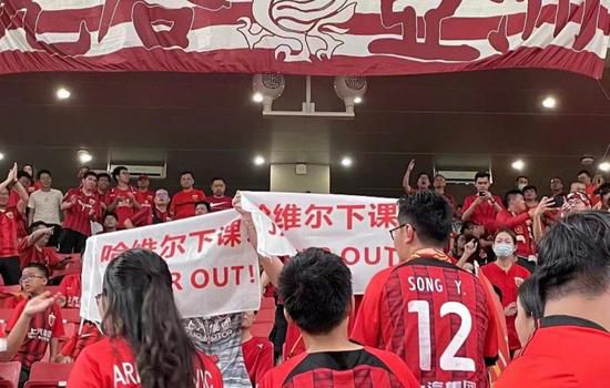 禁欲总裁被揉裆呻吟视频